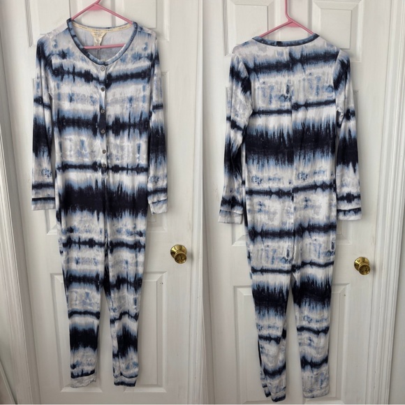 Lucky Brand Blue and White Long Sleeve Onesie Tie-Dye Button Down Pajamas - Picture 1 of 2